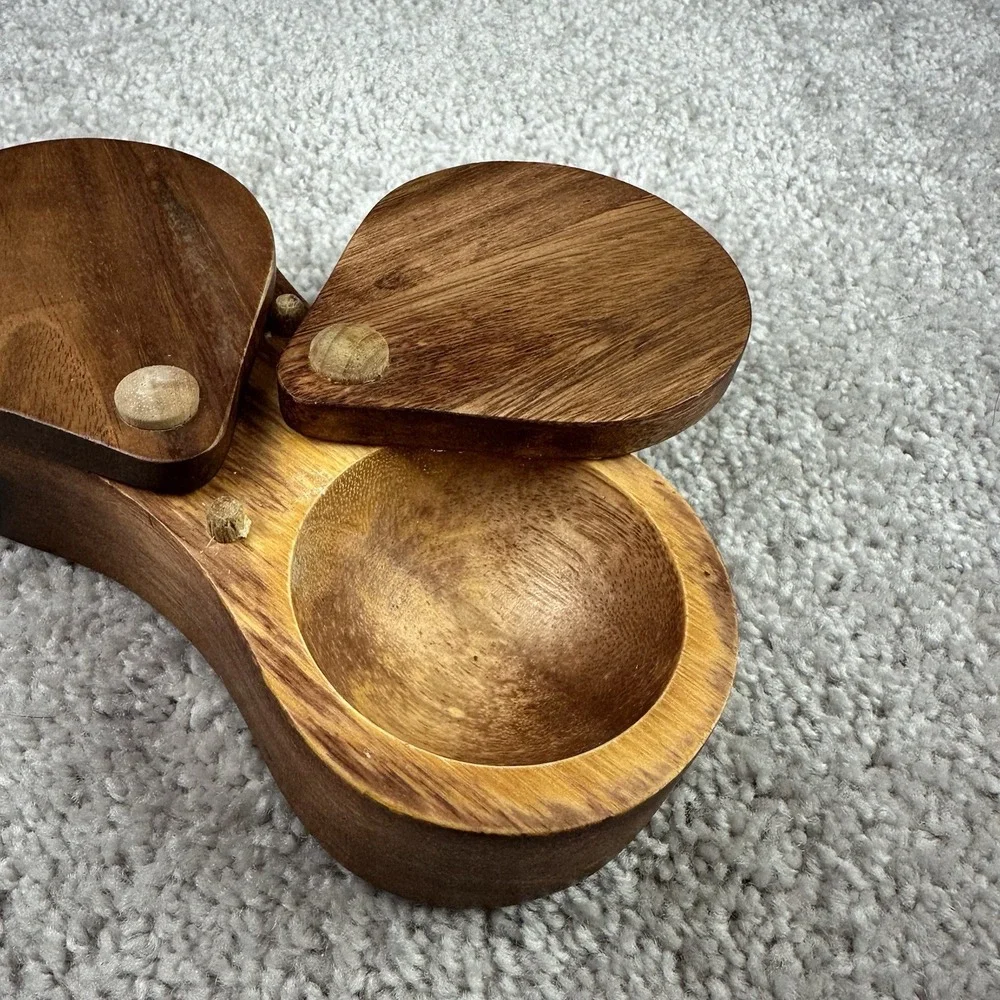*READ* Meritage Dual Spice‎ Cellar Wood Salt & Pepper Bowls Swivel Lids 2016